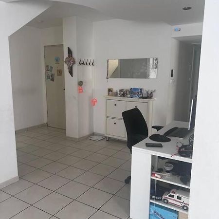 Apartmán דופלקס משפחתי בשכונת מנחם בגין Ramla Exteriér fotografie